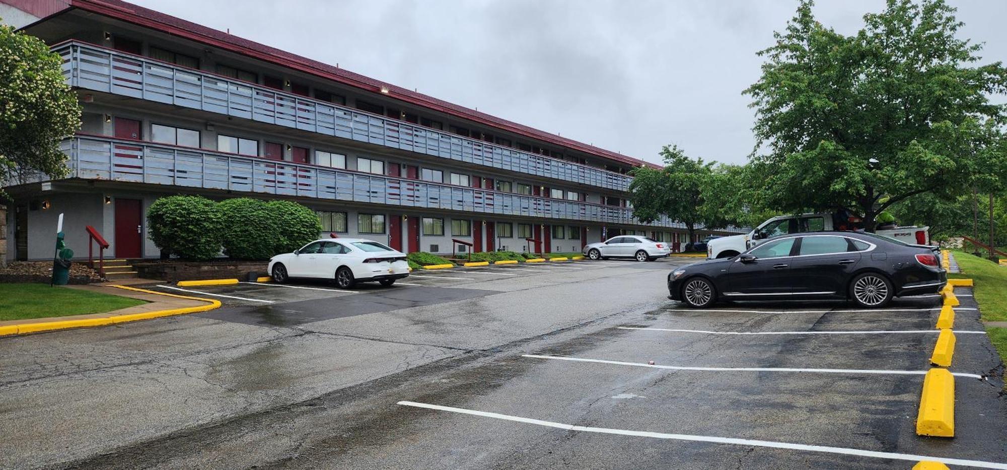 Red Roof Plus+ Pittsburgh East - Monroeville